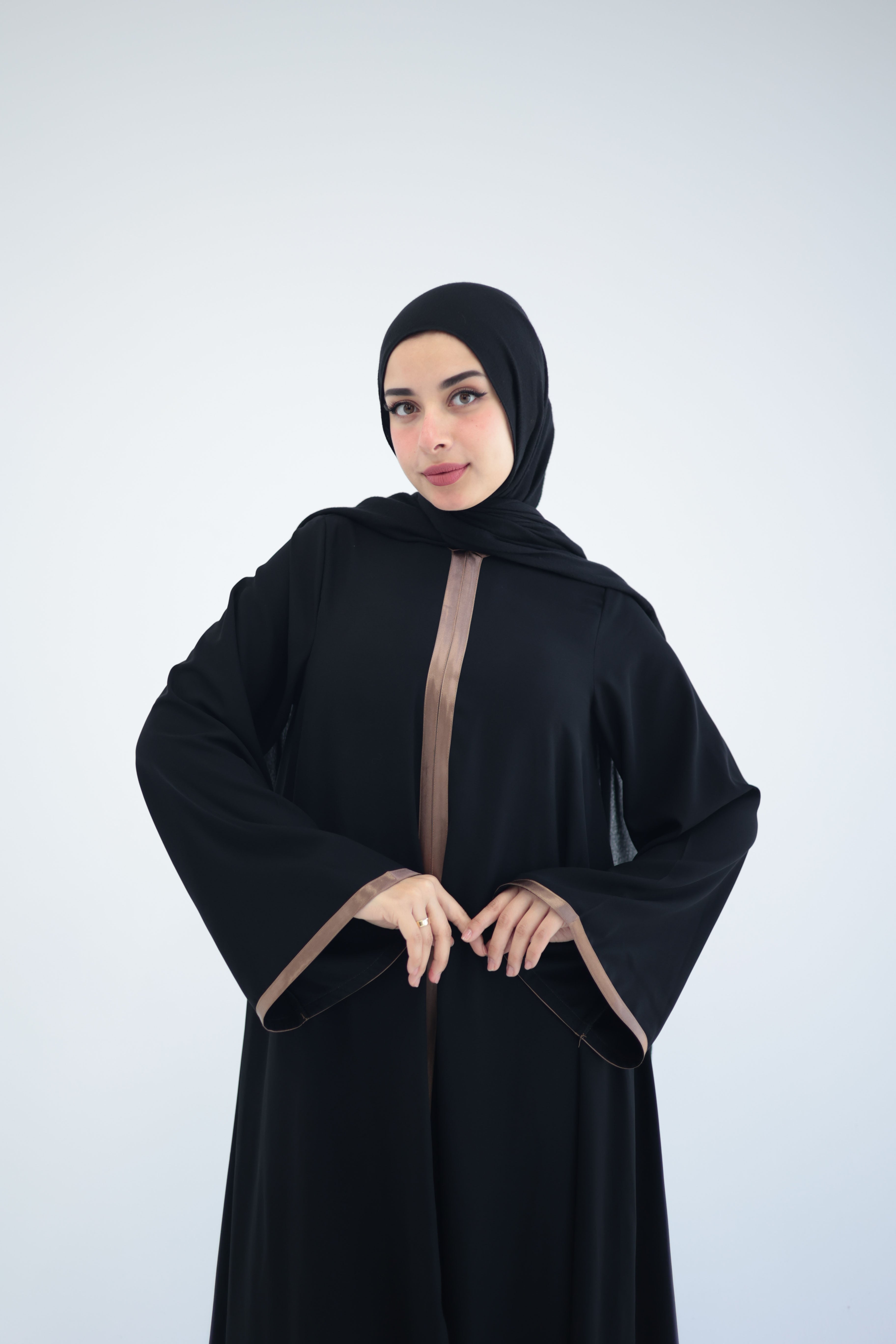 عباية صيفية بشرائط ستان