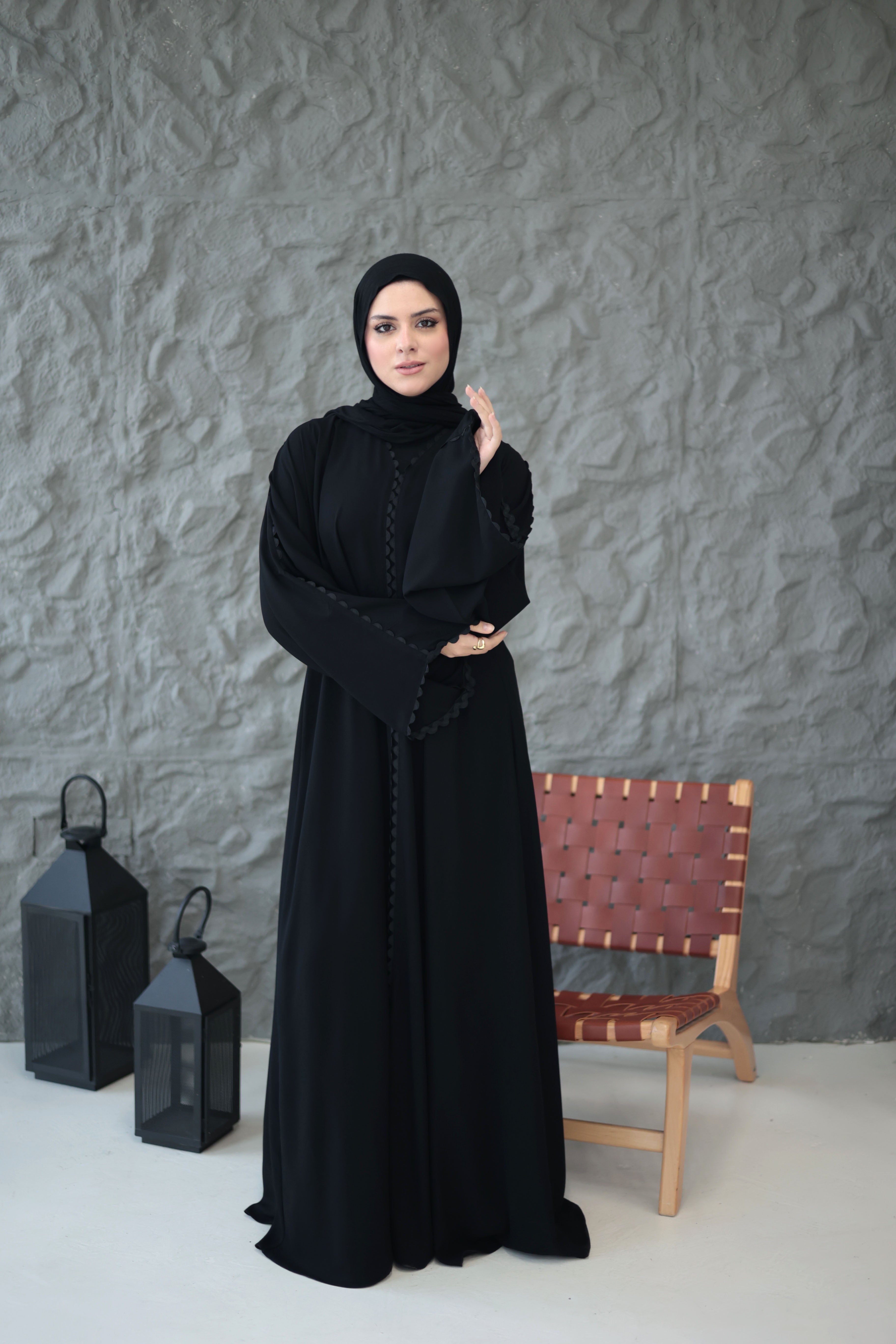 عباية كلوش صيفي بشرائط قطن سوداء